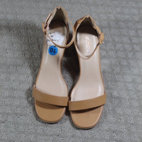 NWOT Soda Size 10 Tan Ankle Strap Block 3.5" Heels - Picture 2 of 6